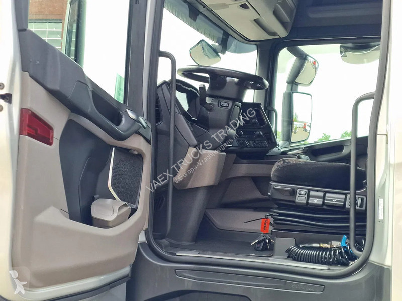 Kamion Scania 410 Highline 6x2 - Curtain sider...