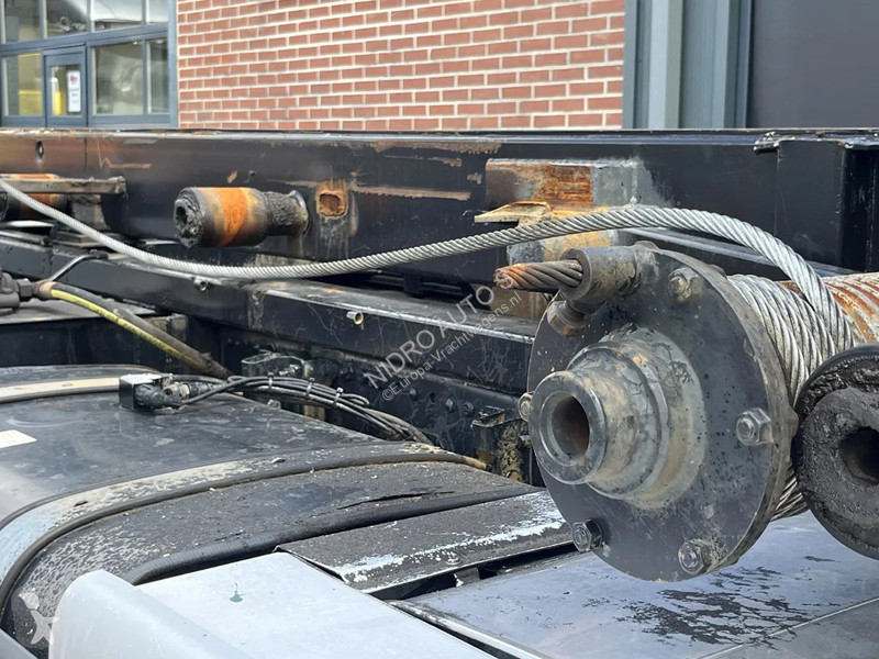 Kamion MAN TGS 26420 container systeem met kabels