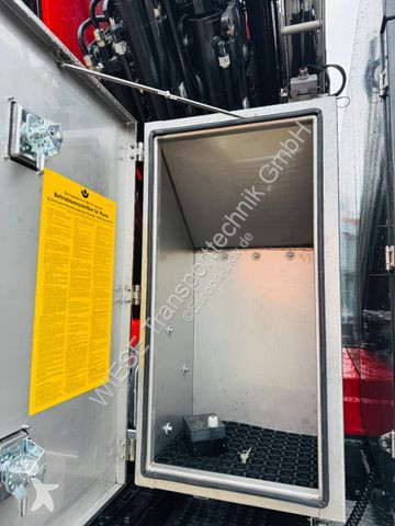 Camion Volvo 10x4 mit F1150 Ladekran,...