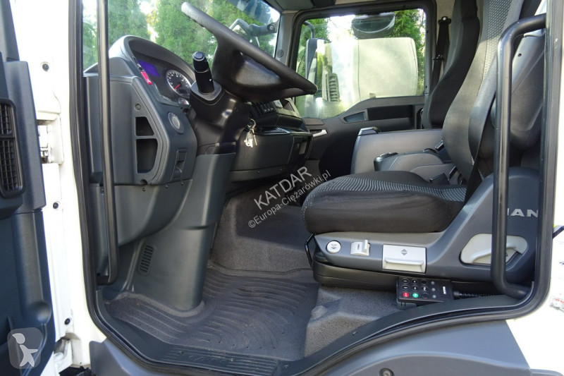 Camion MAN TGL12.220 Euro 5 kontener 19 palet...