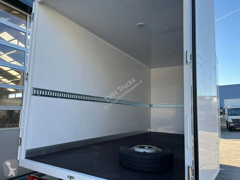 Lastbil Mercedes Accelo 915 4x2 Closed Cargo Truck