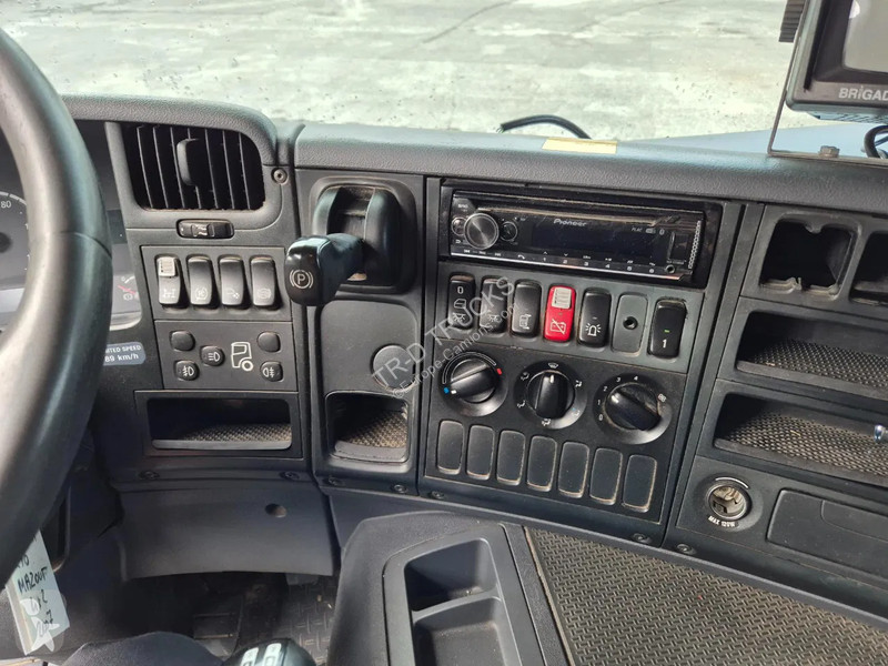 Camion Scania P270 FUEL / CARBURANT 00L - 4 COMP
