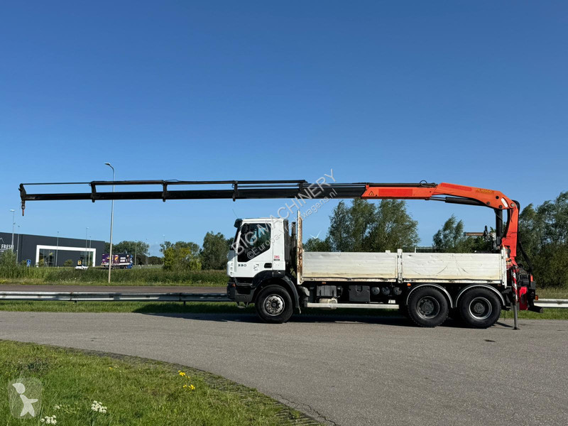 Kamion Iveco 330 6x4 with Palfinger PK 18500 crane