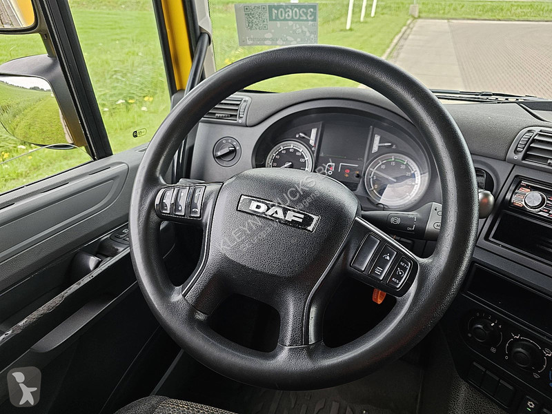 Kamion DAF 220 CARRIER LIFT DOORS