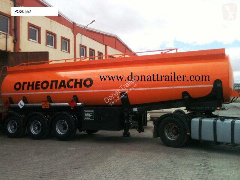 شاحنة  Tanker for Petrol Products
