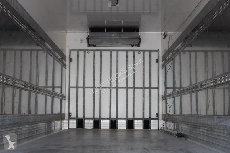 Kamion Renault   D 320E6 Wide CS 1050 Strom...