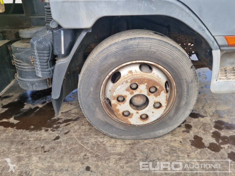 Camion Mitsubishi 75