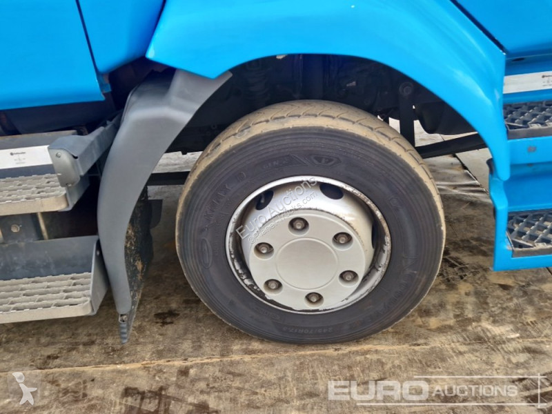 Camion Renault D210