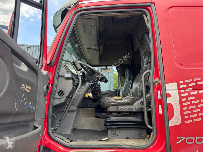 Kamion Volvo 16700 6x4 Tipper And Tractor Combi...