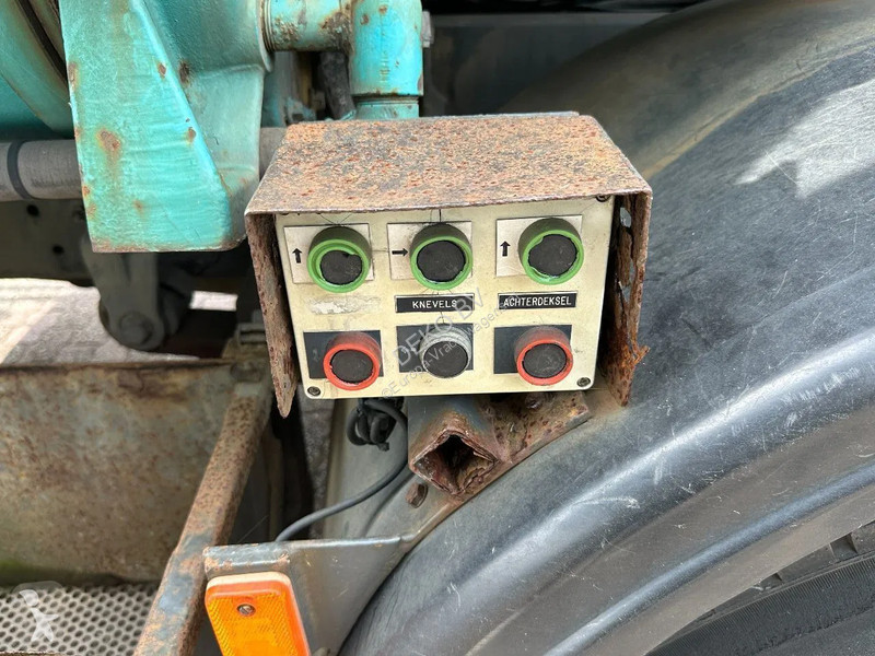 Vägmaskiner DAF 75250 WITH RAVO KZ7082/150...