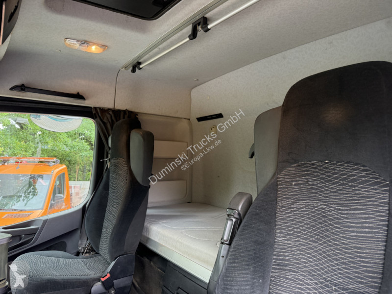 Kamion Mercedes 3251 8X4 Haken mit Kran HMF...