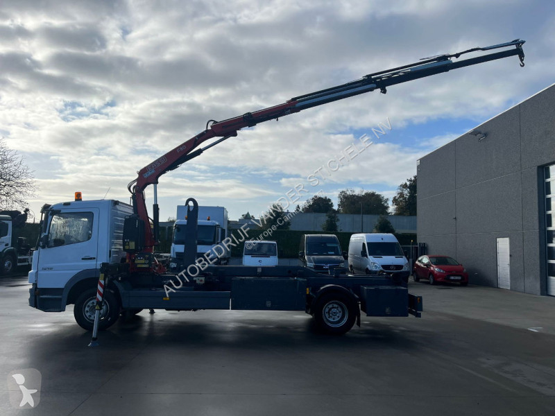 Vrachtwagen Mercedes 1218