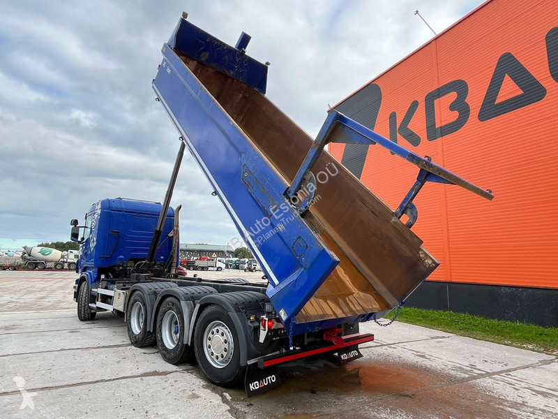 Kamion Scania R 560 8x4*4 BOX =6180 mm