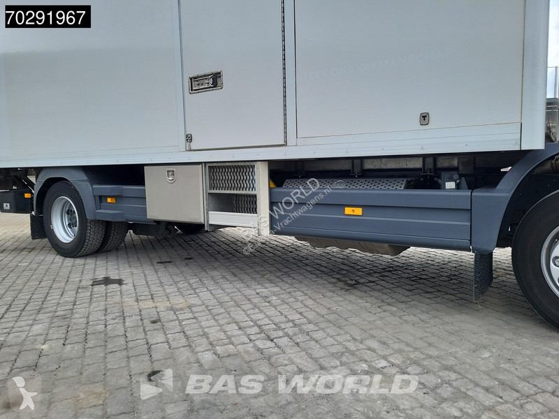 Kamion Mercedes 1221 4X2 1500kg Ladebordwand...