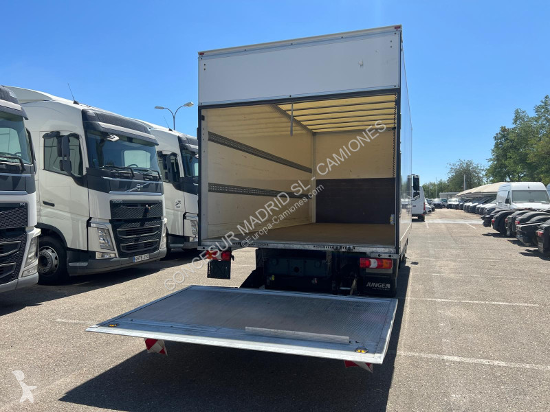 Kamion Mercedes  821 L