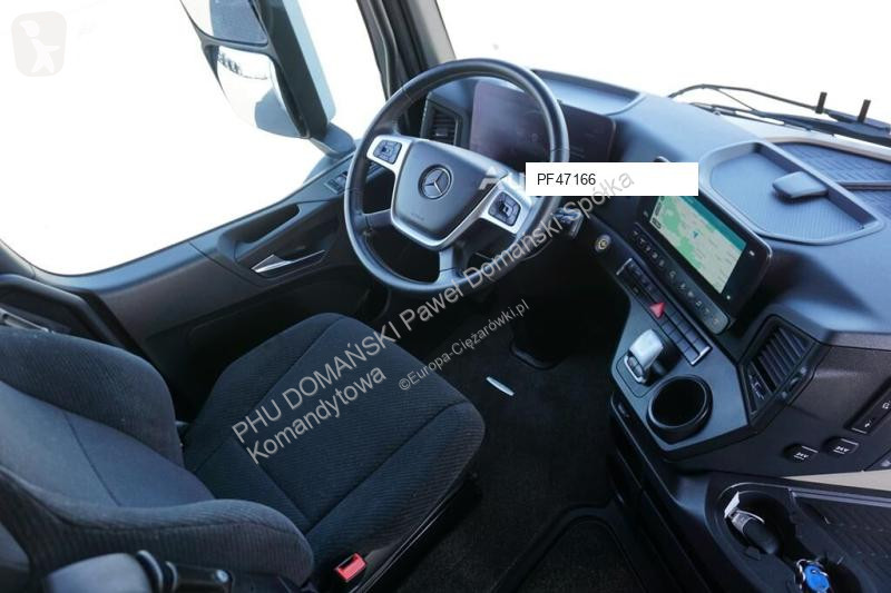Kamion s návěsem Mercedes / TANDEM