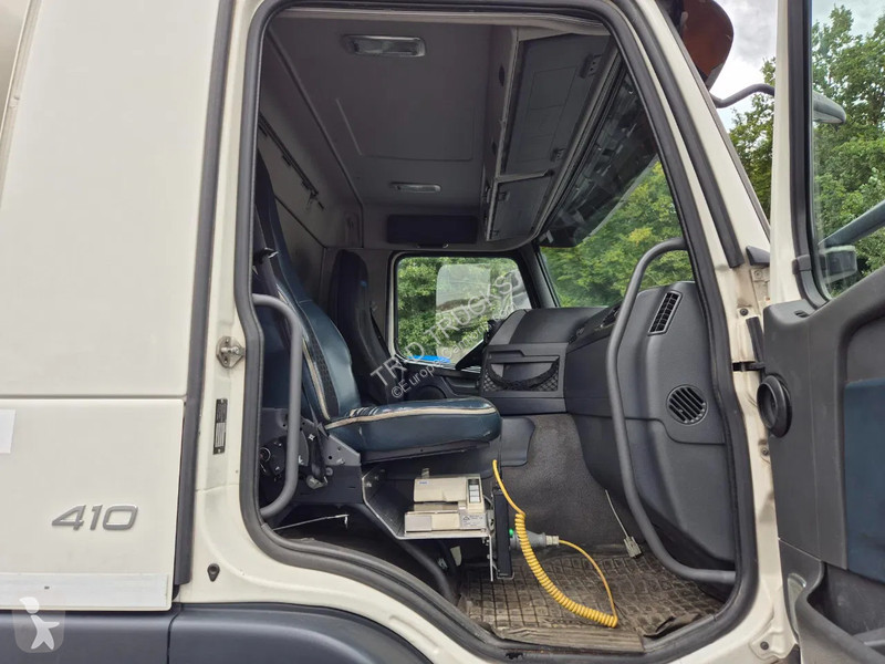 Camion Volvo 19500L FUEL / CARBURANT - 4 COMP