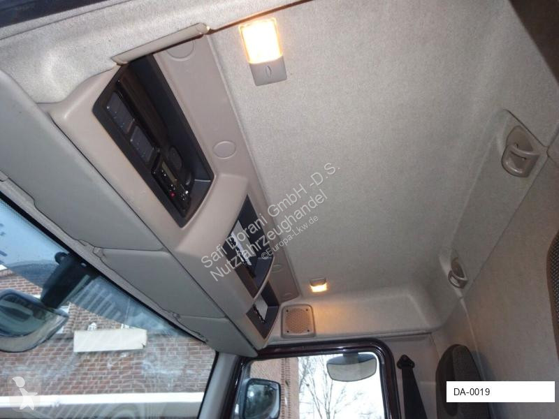 شاحنة DAF LF 220 Koffer mit Palfinger LBW 4x2