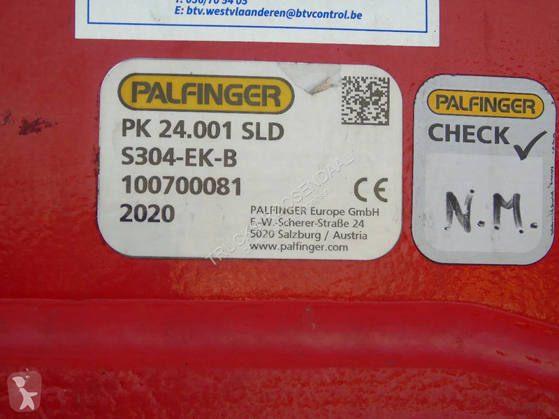 Vrachtwagen Volvo 420 + 8x4 + PALFINGER 24.001...
