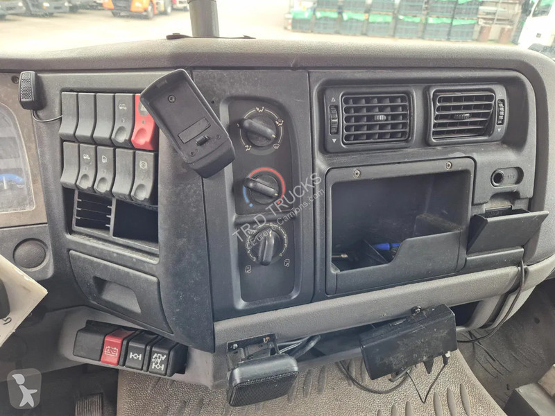 شاحنة Renault 220 10500L FUEL / CARBURANT - 4...