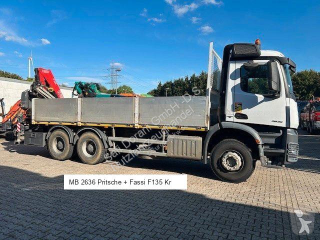 Kamion Mercedes Pritsche + Fassi F135 Kran 6x4...