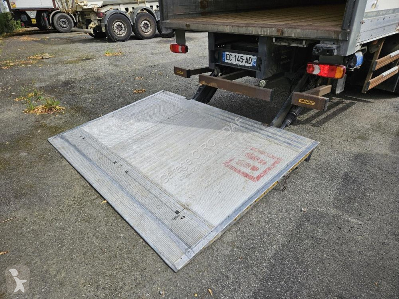 شاحنة Renault 380 WIDE Gamme D