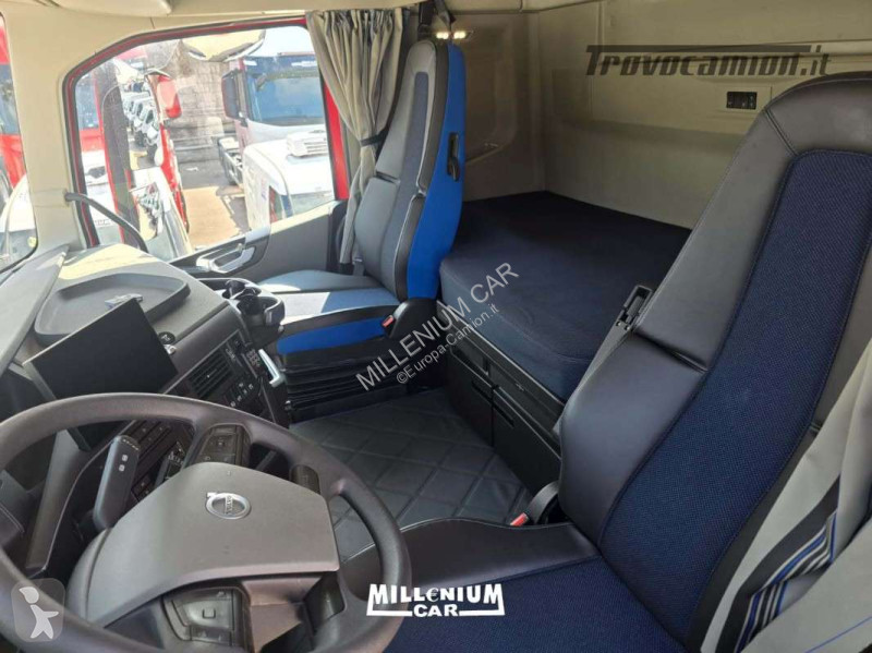 شاحنة Volvo VOLVO  460 PORTACASSE L/TELAIO 2023