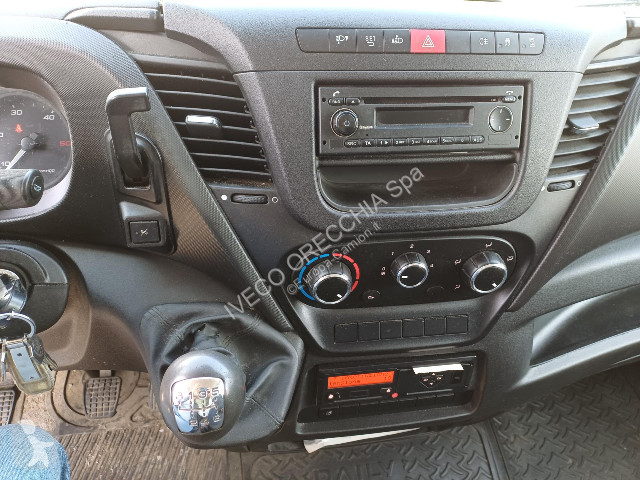 Camion Iveco DAILY 70C18/P