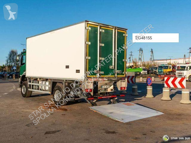 شاحنة Mercedes AROCS 1830 4x4 refrigerated camper