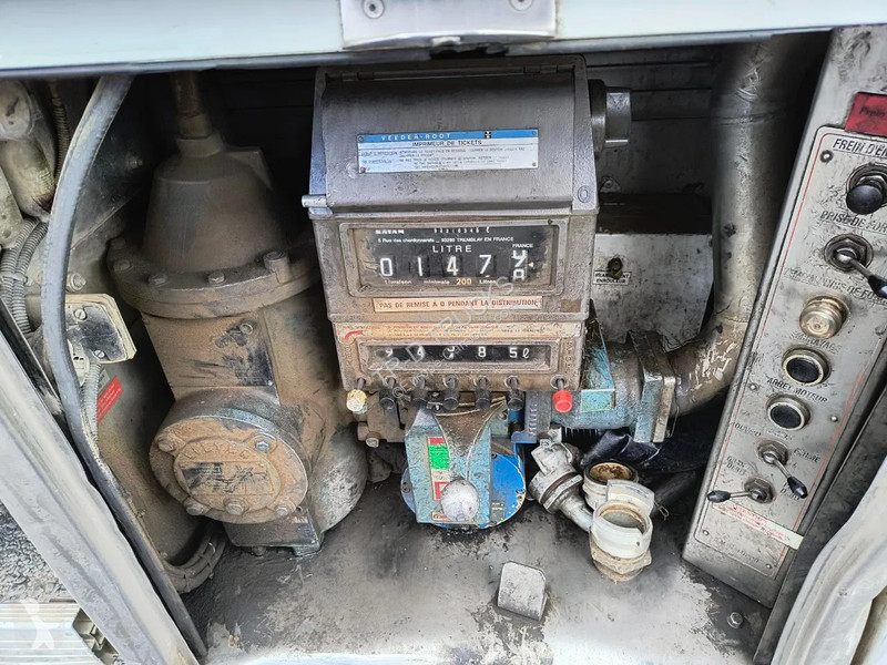 شاحنة Renault 220 8000L FUEL / CARBURANT TANK -...