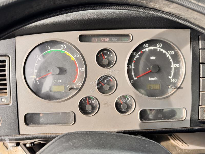 شاحنة Nissan 165