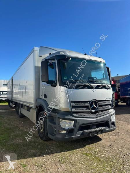 شاحنة مقطورة Mercedes