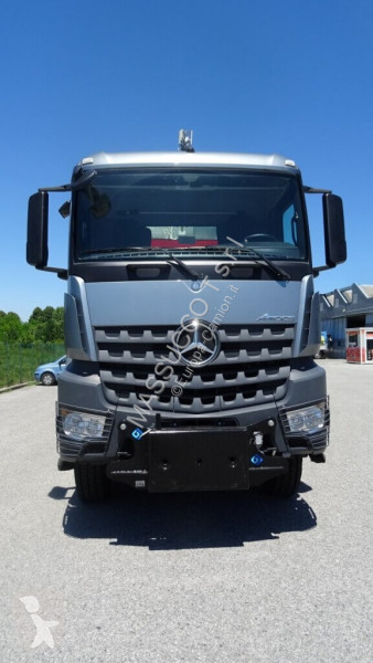 شاحنة Mercedes 3351 6x6