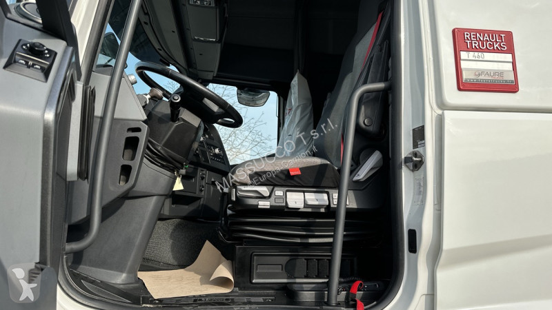 شاحنة Renault T460 4x2