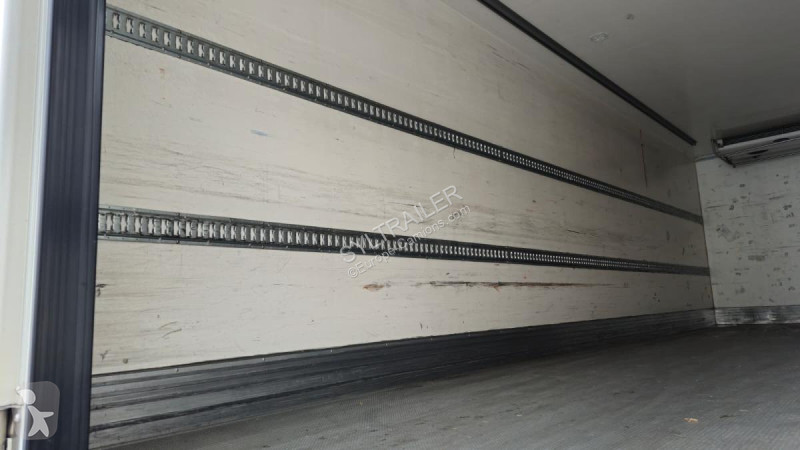 شاحنة Volvo 380  (LOCATION / RENT)