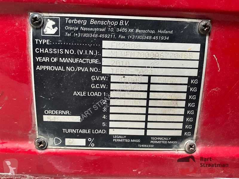 Lastbil Terberg FM2000-T 8X8 met 18m3 kipper en...