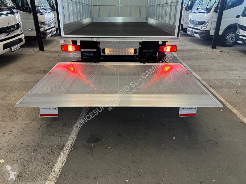 شاحنة Fuso 3.6 Ton 3C15 Paquetero con trampilla