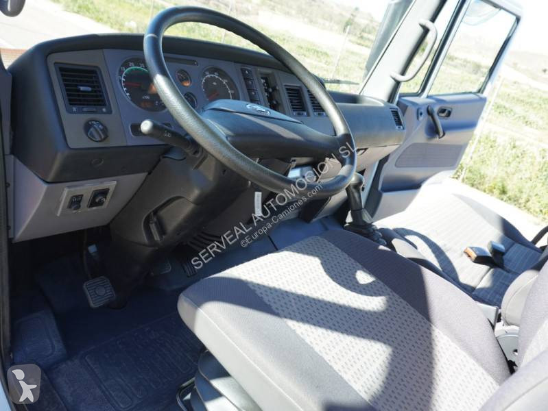 Teherautó Nissan 56.15