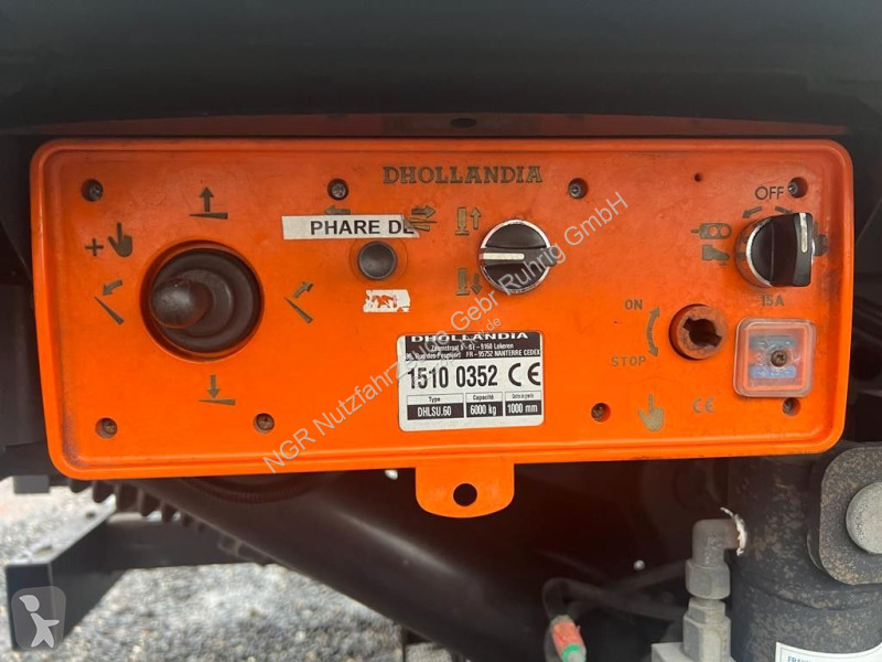 Camion Mercedes 4X2 Koffer Plane 6 to. Hebebühne