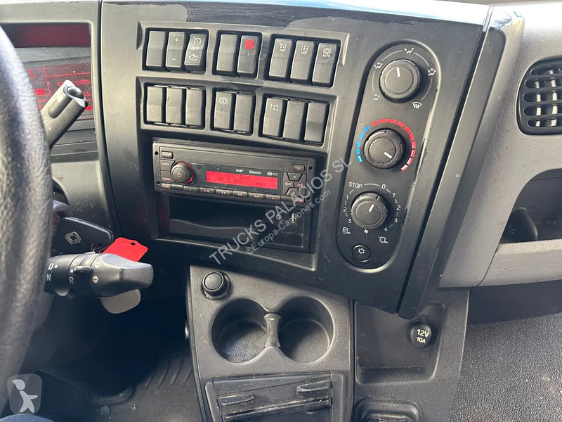 شاحنة Renault D 10.210 frigo carne colgada