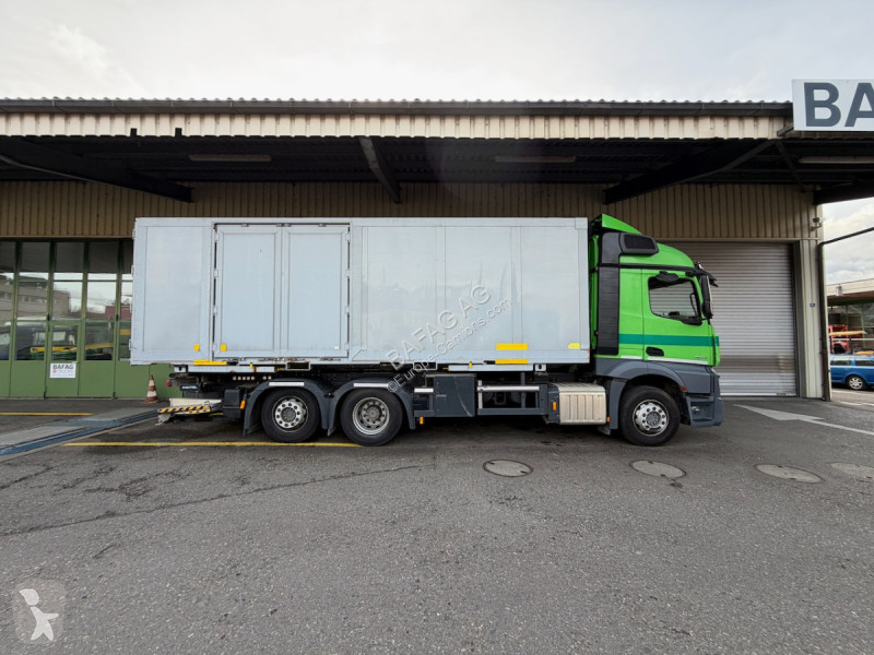 شاحنة Mercedes actros 2543 6x2