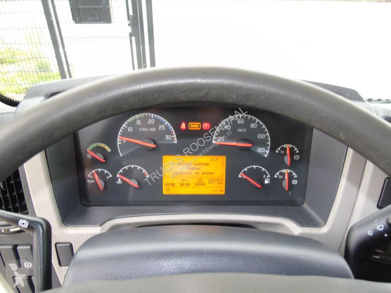 شاحنة Volvo FL 240 + 12t + euro 5 + lift