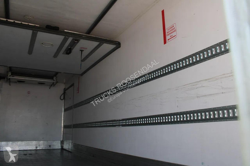 شاحنة Volvo 280 + CARRIER + ATP/FRC + LIFT...