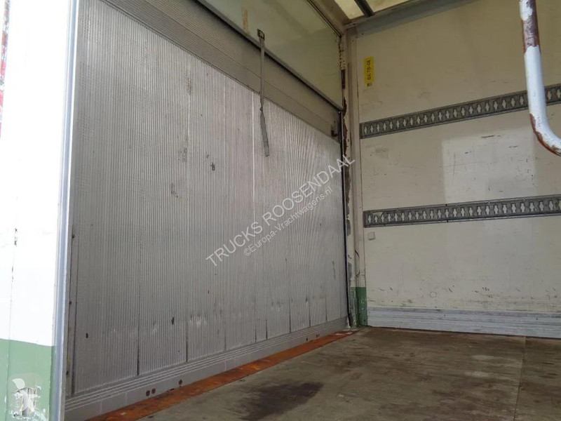 شاحنة Mercedes 822 + Euro 5 + Dhollandia lift