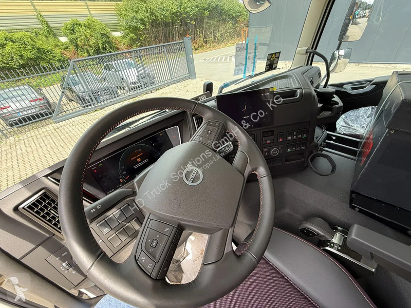 شاحنة Volvo 500 Volvo  500 8x4 Kran Hiab 658-6