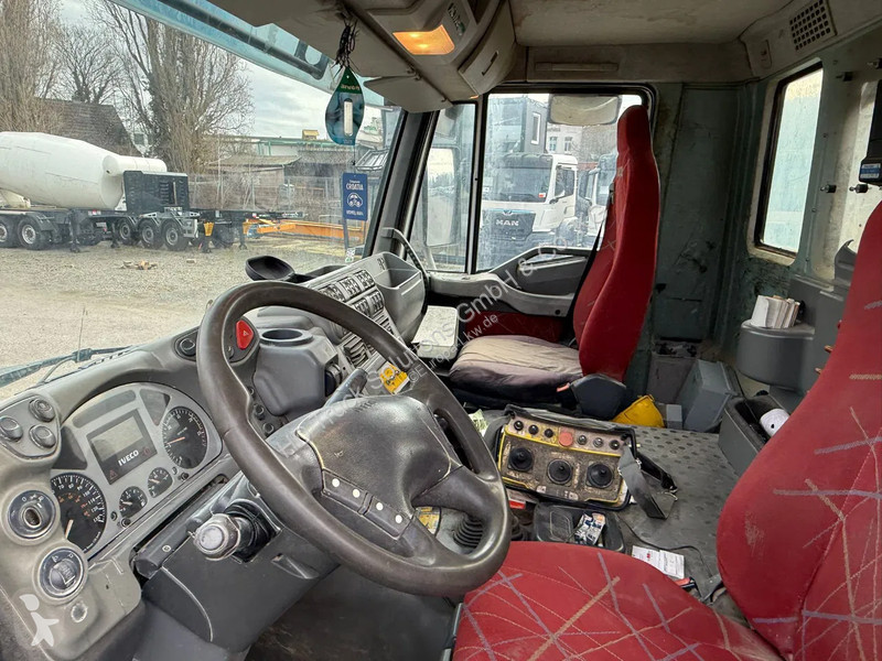 شاحنة Iveco 440T41 trakker 440 8x4 28M SERMAC