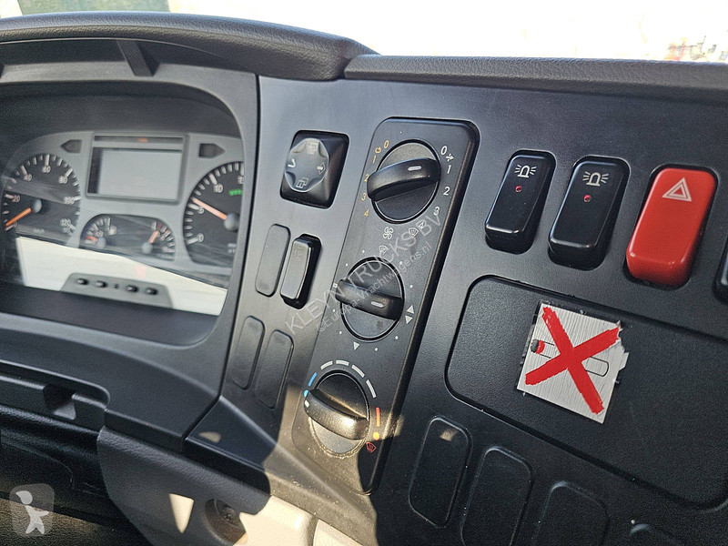 شاحنة Mercedes ATEGO 818 TECHAU WHINCH RAMPS