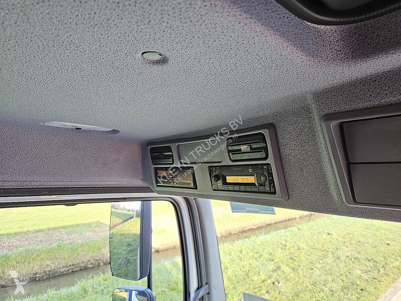 شاحنة Mercedes ATEGO 1230 TAILLIFT AIRCO 60M3