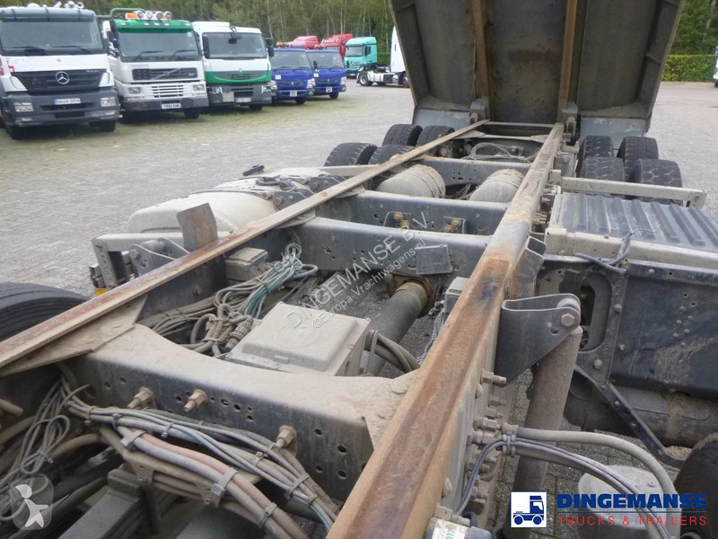 شاحنة Volvo 8x4 RHD steel tipper 16.6 m3