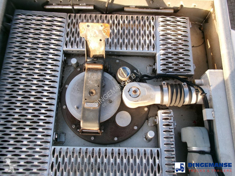 Lastbil Volvo 280 4x2 fuel tank 13.3 m3 / 4 comp